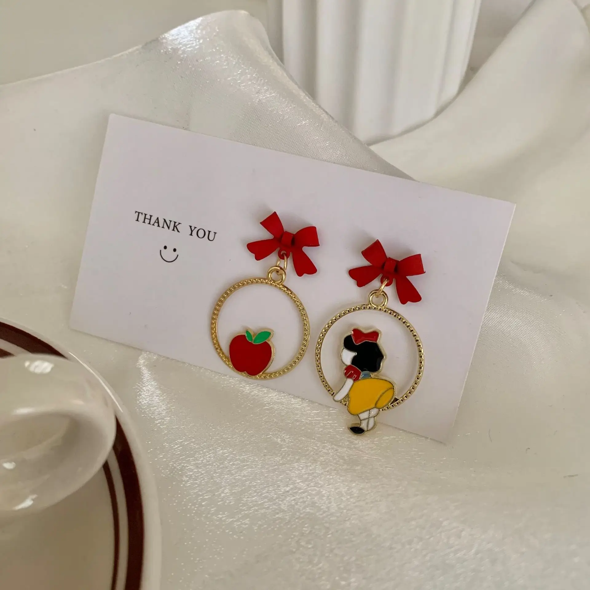 

S925 Silver Needle Cartoon Fleeing Princess Circle Drop Earrings Trendy Red Bow No Pierced Ear Clips Girls Earring Gift Jewelry