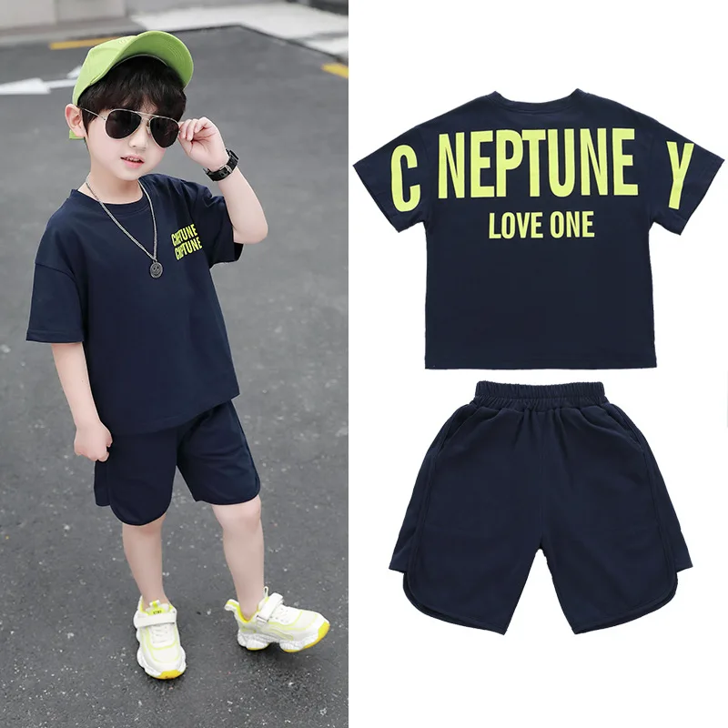 

Летний спортивный костюм для мальчиков, новинка 2021, комплект детской одежды для 2-7 лет, футболка с надписью и шорты, детская повседневная оде...