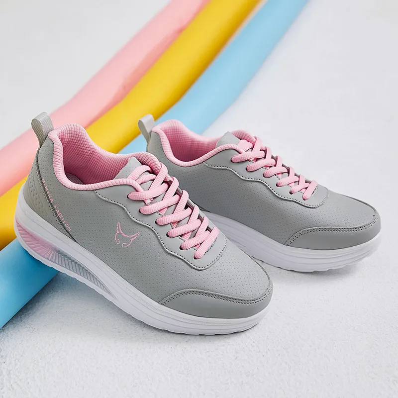 Кожаные спортивные кроссовки женские легкие для бега удобная женская спортивная