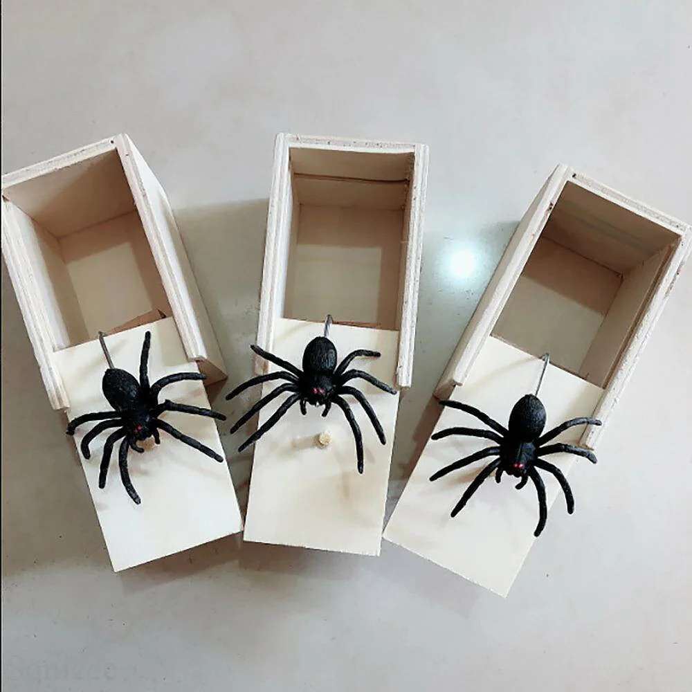

Funny Scare Box Wooden Prank Trick Practical Joke Home Office Scare Toy Gag Spider Scarebox Trick Joke April Fool's Day Gift