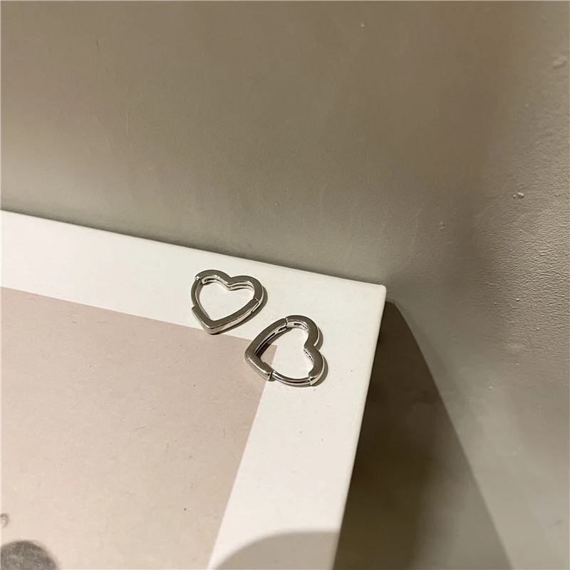 

Gold Silver Color Heart Shaped Hoop Earrings for Women Small Simple Punk Hip Hop Ear Rings Steampunk Accessories Jewelry Gifts