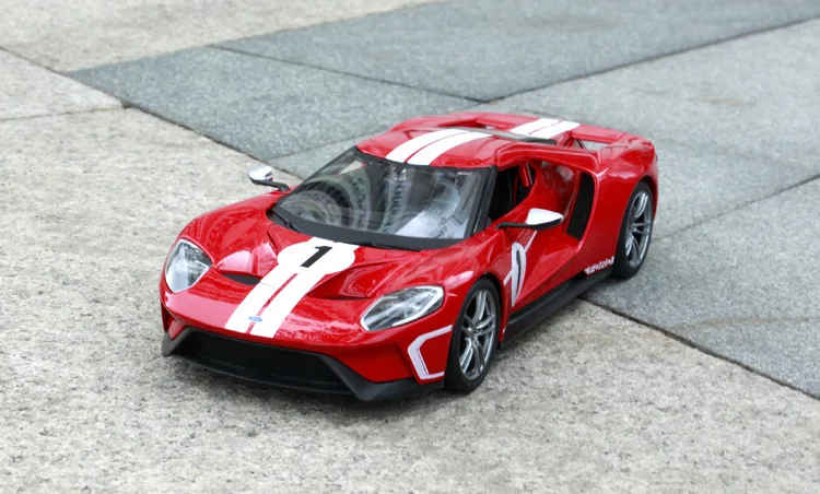 Maisto 1:18 литая под давлением машина Ford GT Модель из металлического сплава Высокая имитационная машина с базой Игрушки для мальчиков подарки для мальчиков