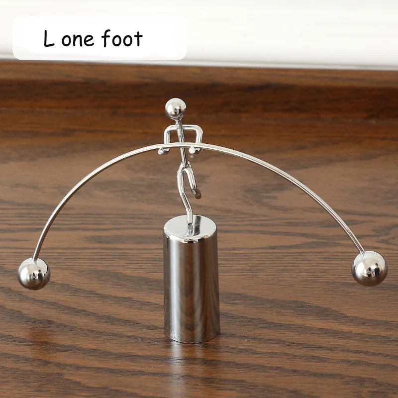 L one foot Баланс шар для домашнего декора Маленький Железный человек Тяжелая атлетика Ньютон вечный баланс металлический человек Hogar стакан настольная игрушка - Цвет: L one foot