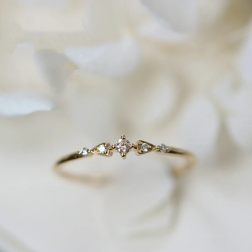 

Simple Crystal Finger Rings for Women Dainty INS Ring Cubic Zirconia Wedding Party Jewelry Engagement Ring Rings 2021 Trend M4