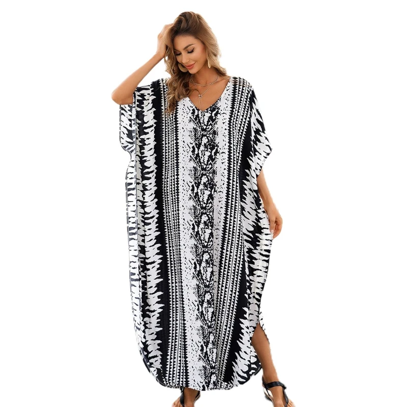 

Женское платье-макси в полоску со змеиным принтом