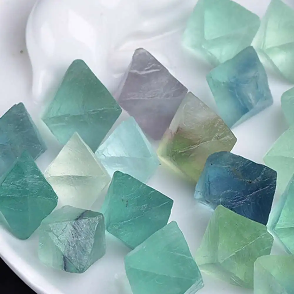 

1 Bag Natural Fluorite Crystal Striped Fluorite Quartz Crystal Specimens Stone Point Healing Treatment Stone Home Decor Supplies
