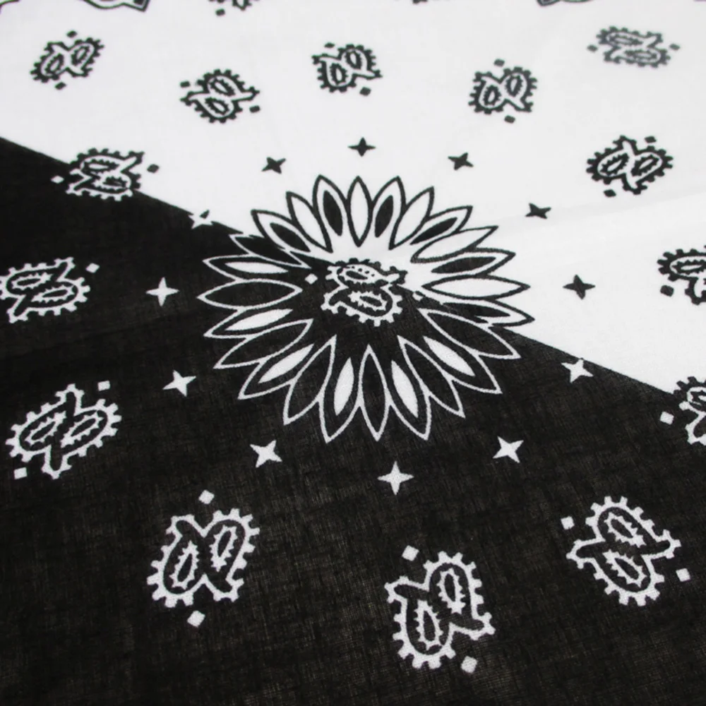 

4PCS Outdoor Paisley Pattern Headscarves Fashion Two Color Hiphop Scarves Cotton Sport Kerchiefs Ornament Mask Kerchiefs (Random