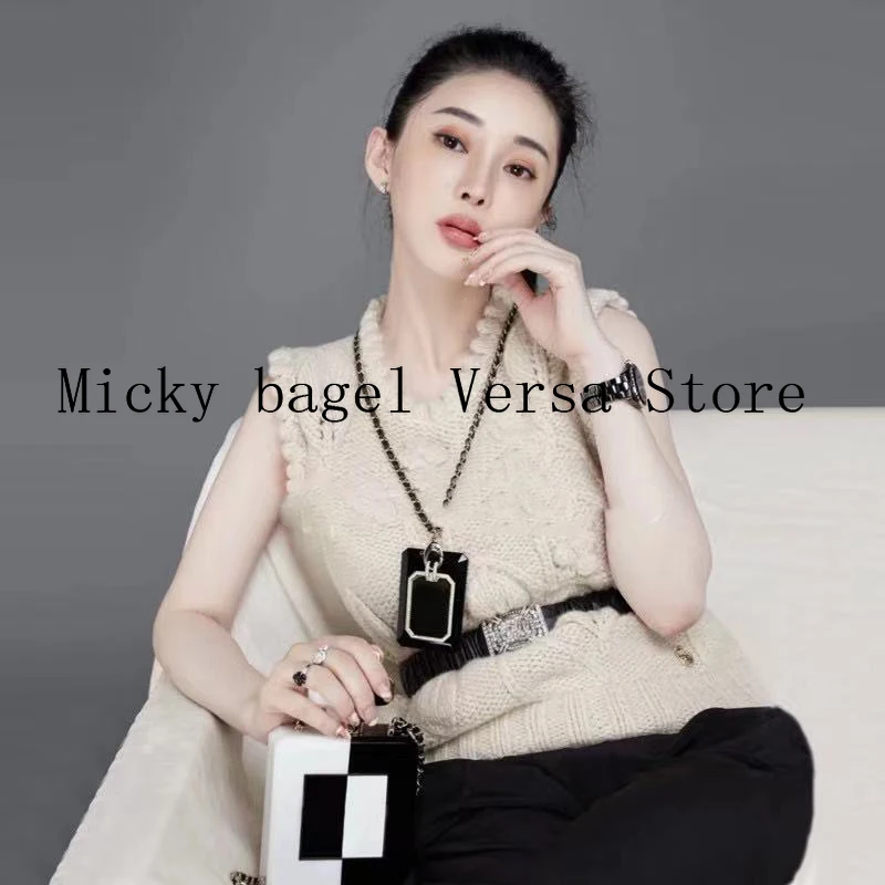 

21 luxury brand knitting twist printing fashion women's top temperament round neck versatile knitting sleeveless vest vest vest