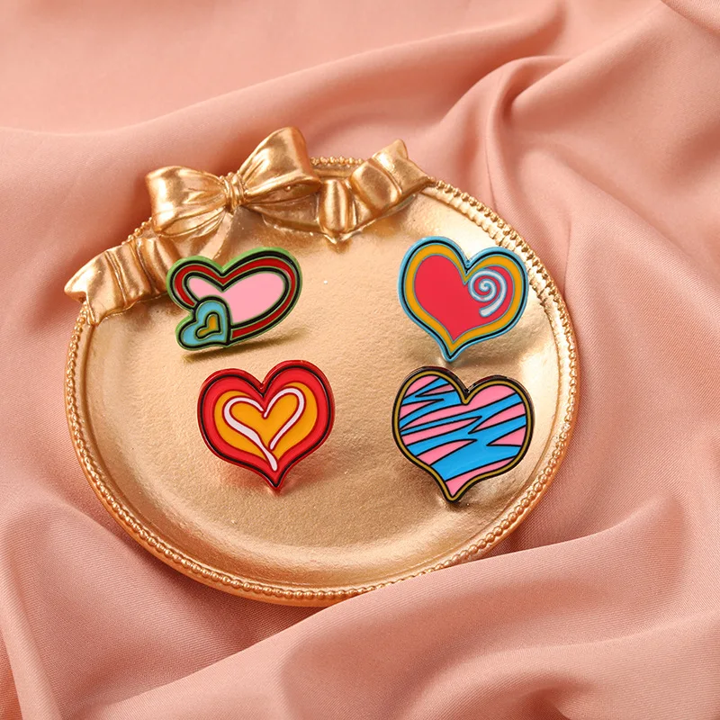 

Love Rainbow Wave Brooch Blue Alloy Paint Silk Scarf Button Sweater Brooch Graffiti Heart-shaped Enamel Brooch Lapel Pins