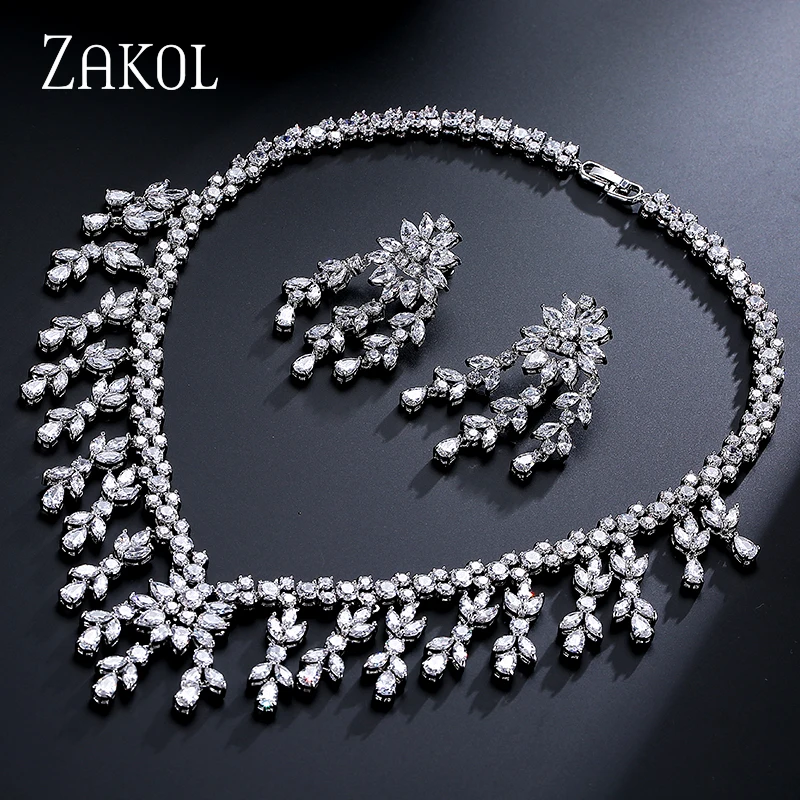 Набор ювелирных изделий для женщин ZAKOL в белом блеске с кластером маркизовых цирконов и бахромой для юбилея FSSP259.