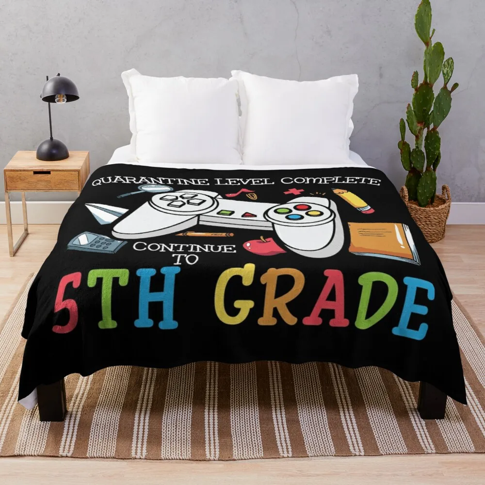 

Полный уровень карантина продолжается в пятом классе модный дизайн назад в школу для студентов и учителей