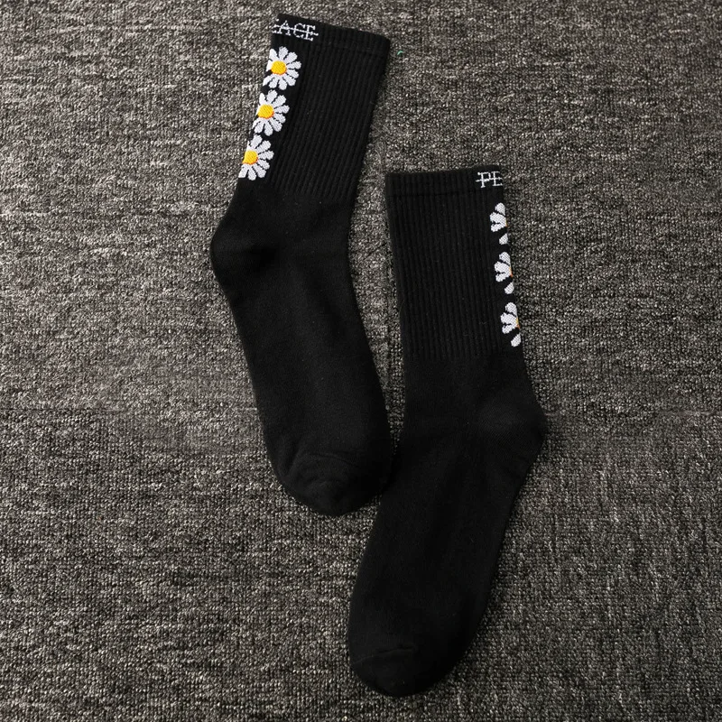

Women Korea Funny Socks Long Socks Black Cool Socks Harajuku GD Hip Hop Cotton Skateboard Socks Men New Trend Daisy Socks Men
