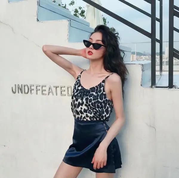 Корейский сексуальный топ летний Леопардовый на бретелях женская блузка без