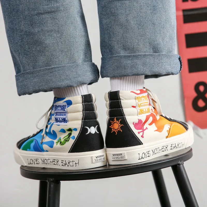 

Men's Canvas Shoes Fashion Cartoon Printed High top Couples Canvas Sneakers for Men Spring Autumn Platform Men Vulcanized Shoes