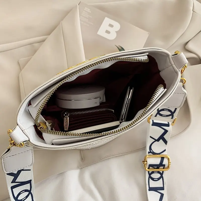 

Newly Arrived 2021 Fashion Plaid Handbags High quality PU Leather Women bag Simple Wild Chain Tote Shoulder bags Crossbody bag