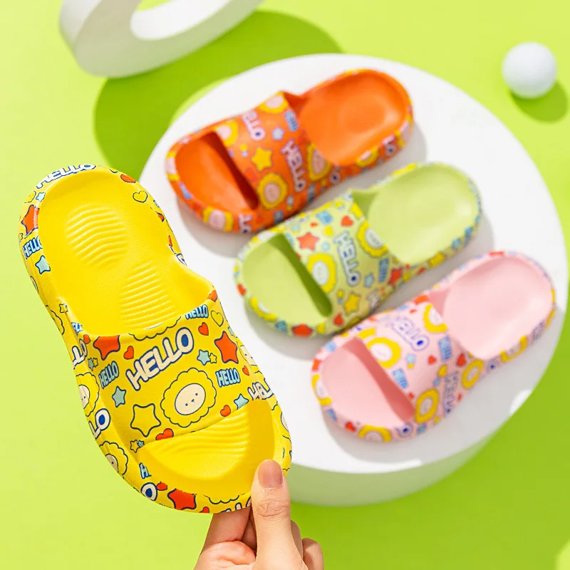 

2019 New Children's Slippers Kids Cartoon Home Shoes Summer Baby Boys Girls Indoor Slippers Beach Swimming