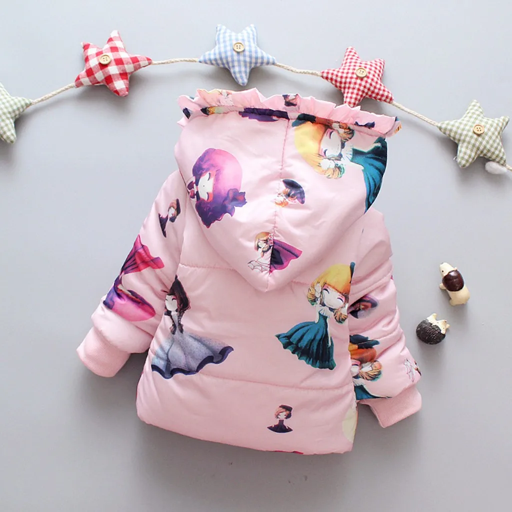 Детская зимняя теплая куртка пуховик на пуговицах с мультипликационным принтом