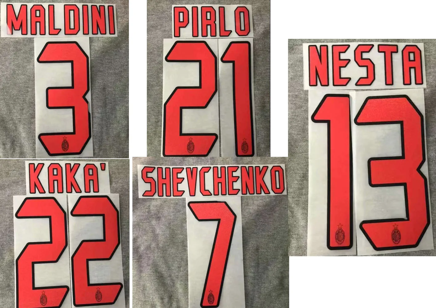 2006 2007 Away AC Nameset #22 KAKA #21 Пирло #80 RONALDINHO #13 IN #7 Shevchenko #3 MALDINI Printing футбольная нашивка |