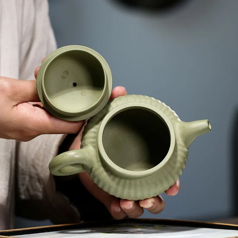 

230ml Traditional Yixing Purple Clay Teapots Handmade Raw Ore Antique Tea Pot Household Zisha Kettle Tea Ceremony Accessories