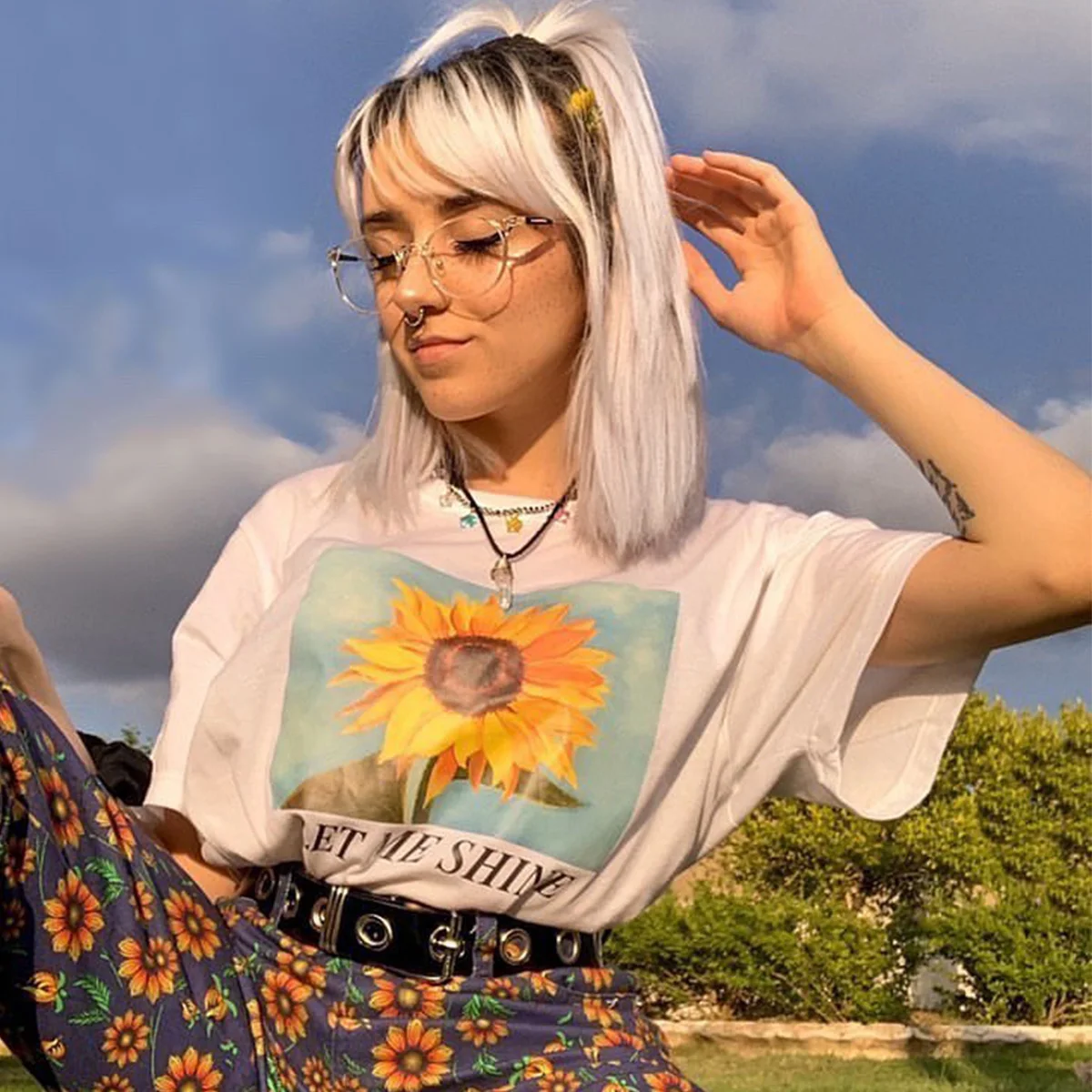 

Vintage Sunflower Print Tee Tops Women Summer White Short Sleeve Loose T shirt Casual Streetwear Oversize T Shirt Women 2021