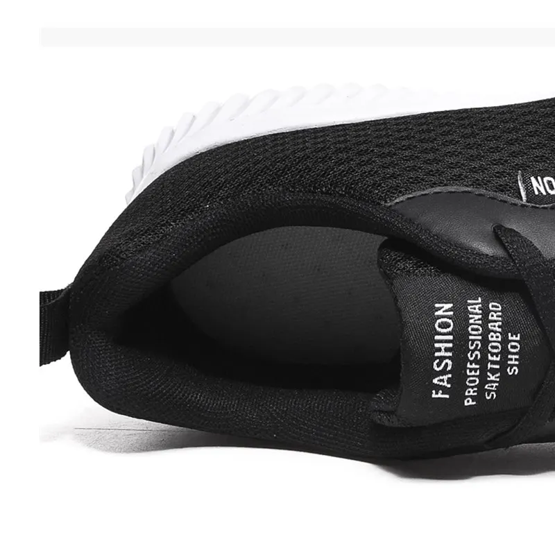 Легкие мужские спортивные кроссовки для улицы черные Нескользящие