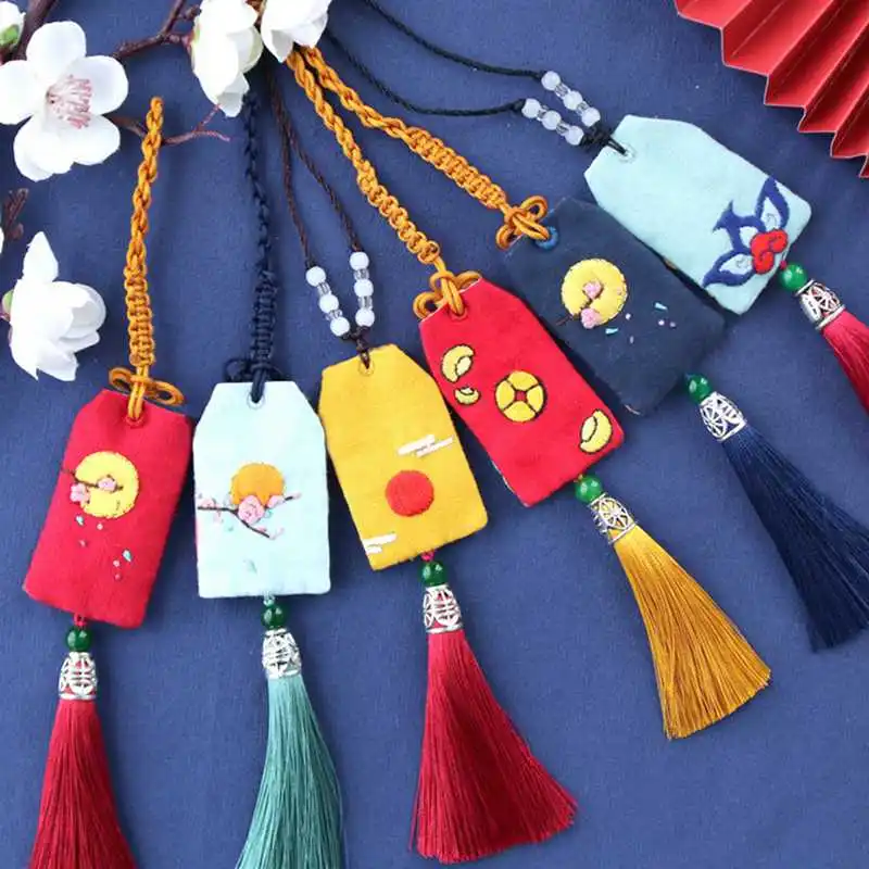 

Hand-embroidered Material Package DIY Self-embroidered Couple Defensive Material Package Sachet Pendant Best Wishes