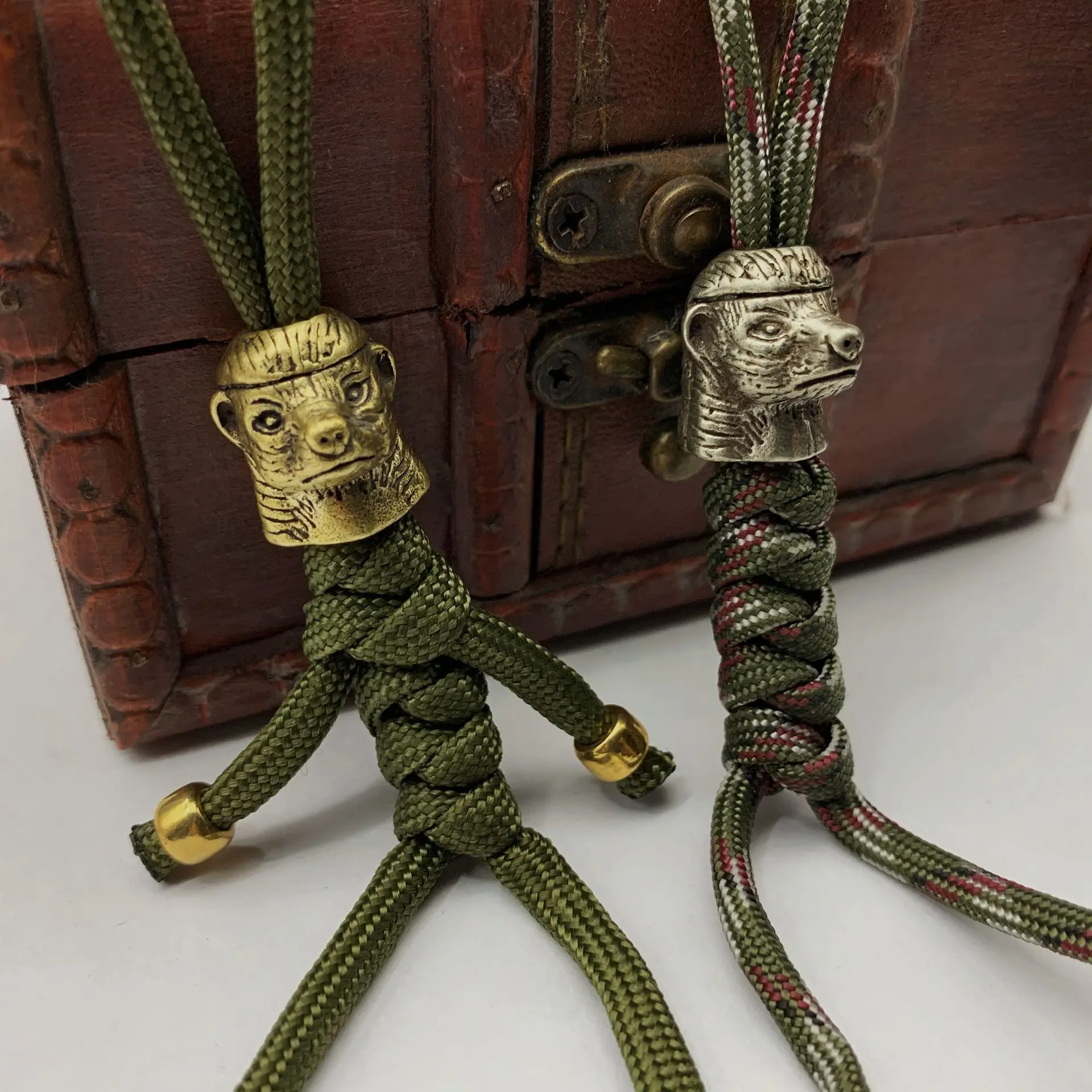 

Hollow Copper Pendant Animal Head Statue Mini Hanging Ornament Jewelry Decor for DIY Keychain Cord M56