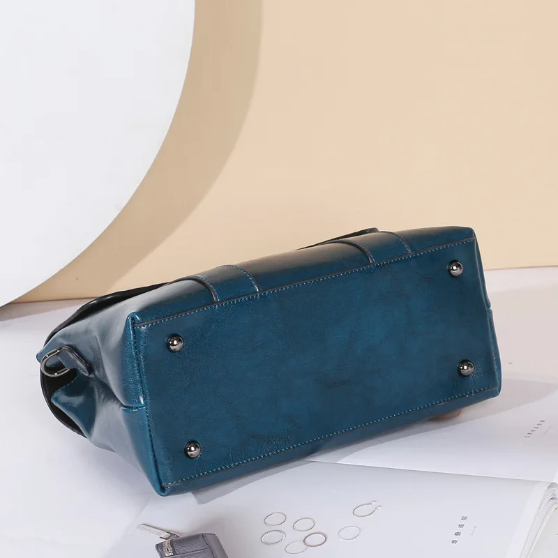 

2021 spring new fashion crocodile grain leather Korean style style chain all-match casual single-shoulder messenger bag