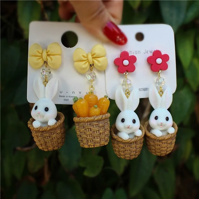 

Asymmetric Funny Personality Rabbit Eating Radish Long Fashion Cartoon Earring Female Earrings for Women Accessories Jewelry