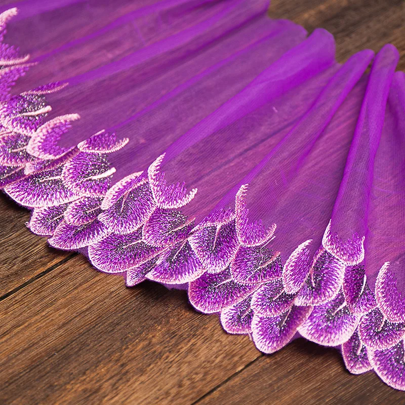 Кружевная лента из органзы с вышивкой и перьями павлина шириной 20 см | Дом сад