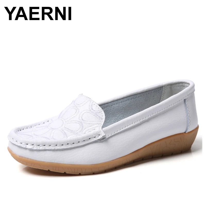 

YAERNI2019 new casual shoes genuine leather slip-on shoes women outdoor low heel 2.5CM leather moccasins breathable shoesE1320