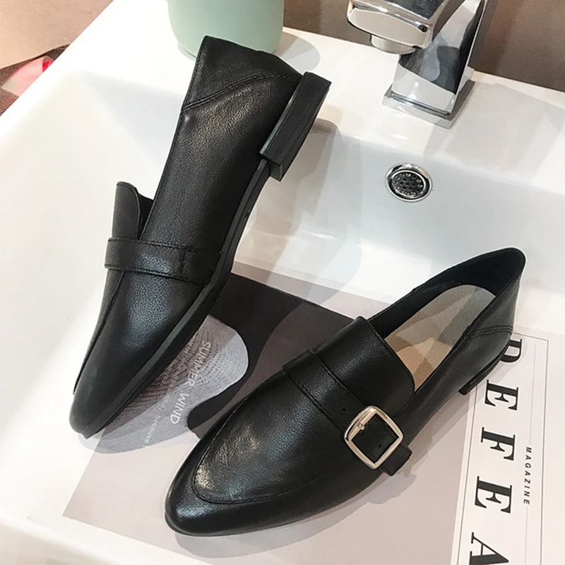 

2021 spring new Korean version of leather wild pointed toe English loafers side buckle flat women's shoes