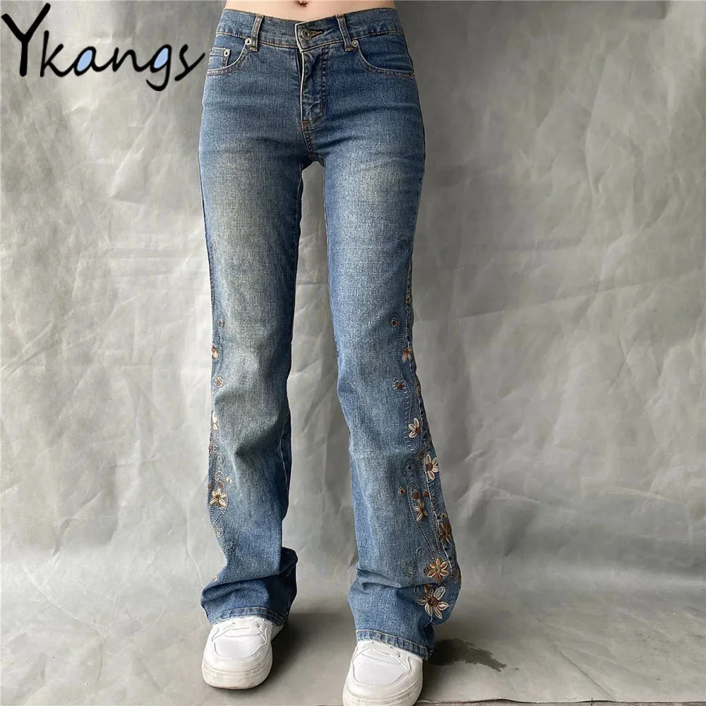 

Винтажные состаренные расклешенные брюки с цветочной вышивкой и заниженной талией, облегающие джинсы для мам, уличная одежда, джинсовые бр...