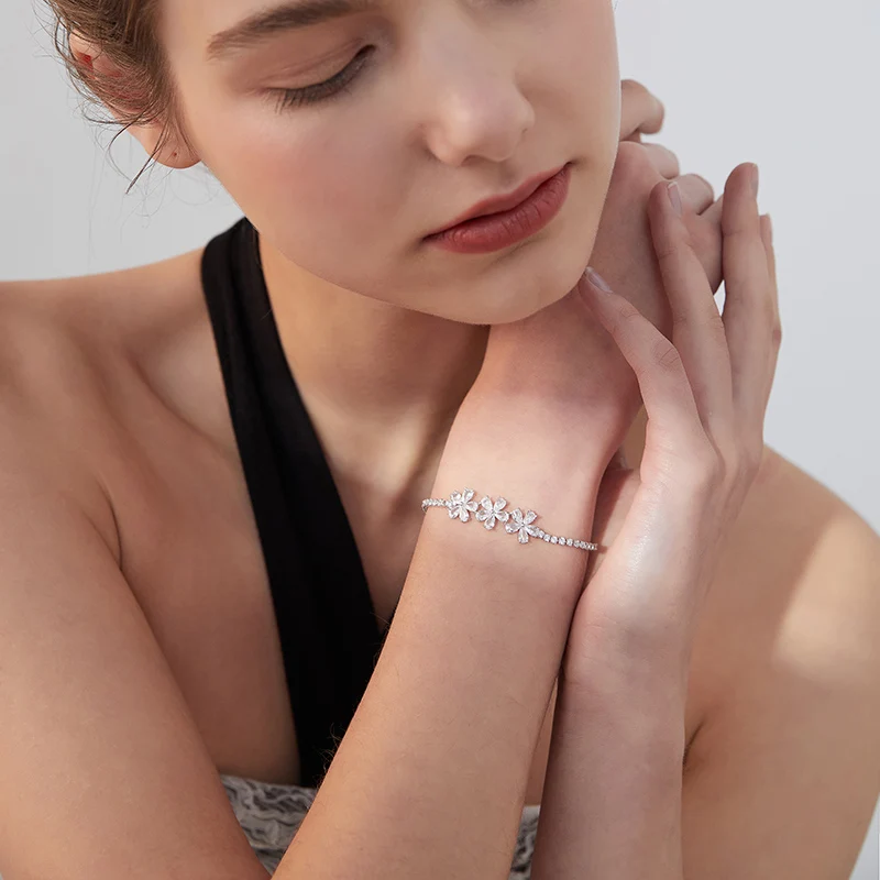 

Xinwei fashion cubic zirconia bracelet adjustable bracelet flower charm bracelet for women bride wedding banquet jewelry