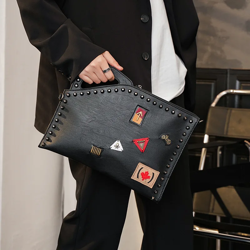 

Мужская сумка-конверт из искусственной кожи, заклепочные муфты, с аппликацией