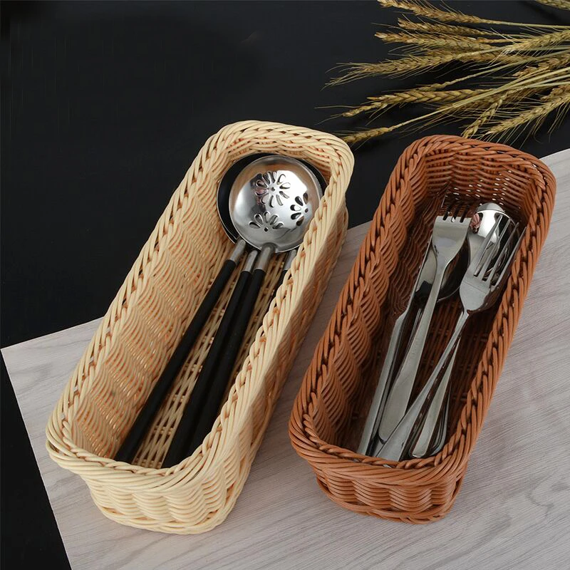 

Square Rattan Bread Basket Fruit Food Fork Spoon Knife Storage Basket Holder for Restaurant Wedding Table Decoration 3 Size