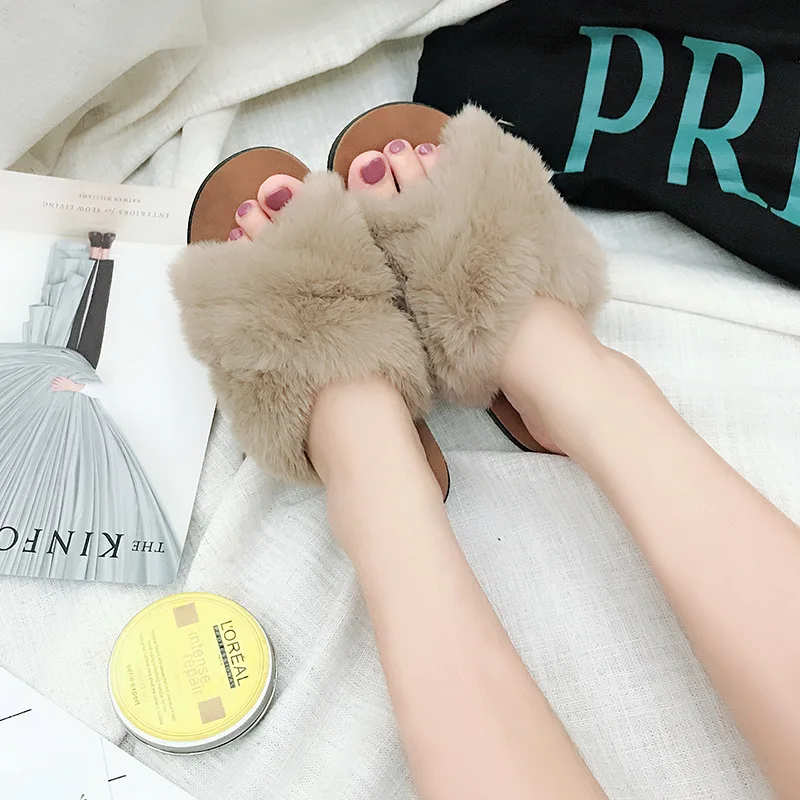 Сезон осень-зима Теплые шлепанцы с перекрестным мехом Милые плюшевые тапочки на