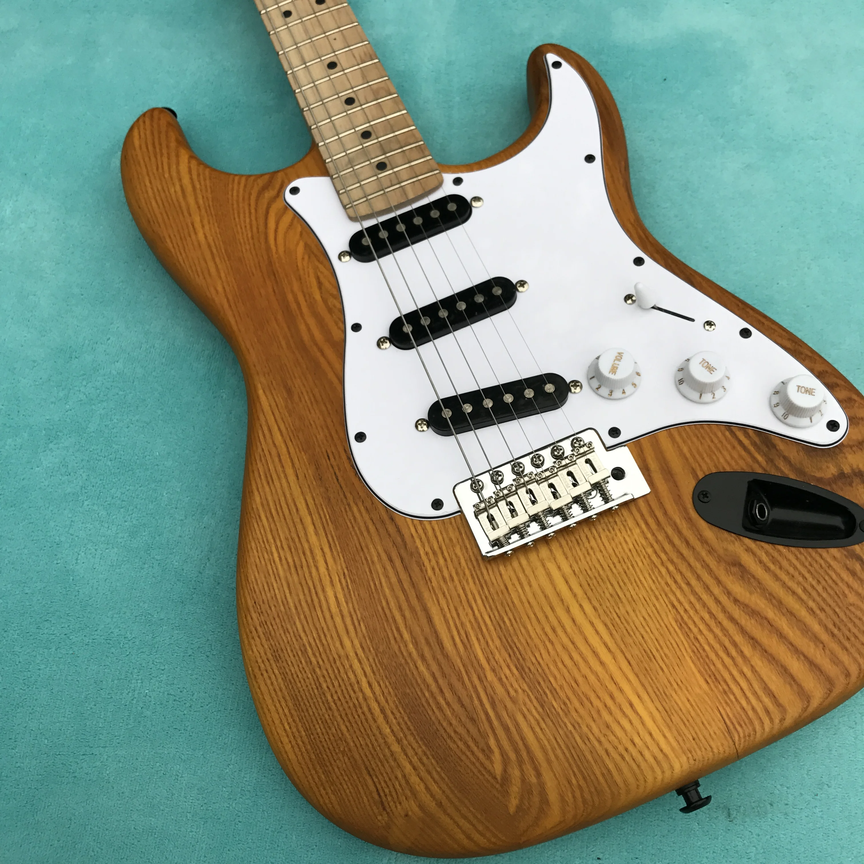 ASH body Canadian maple xylophone head GOTOH pickups nitro paint.Factory stores accept customization, free shipping