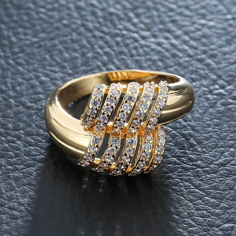 

Women's Fashion 18K Gold Color Ring Elegant and Unique Full Diamond Jewelry Wedding Engagement Party Ring Size 5-11
