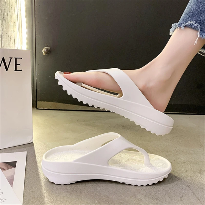 JIANBUDAN New Thick Sole Flip Flops EVA Comfortable Women's slippers Outdoor Fashion Slides Unisex Couple Beach shoes slippers