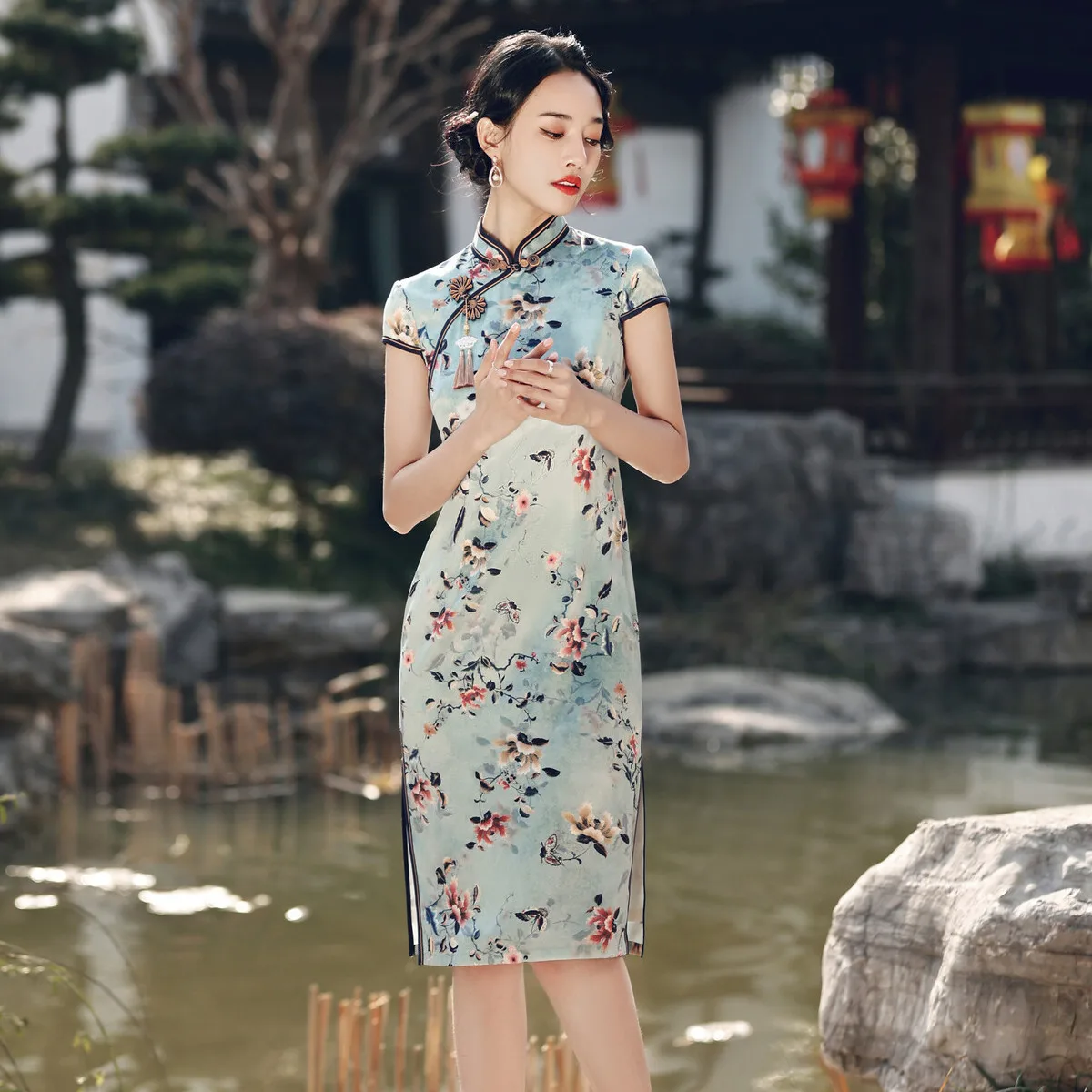 

Женское винтажное платье-Ципао из вискозы, светло-зеленое вечернее платье с коротким рукавом и цветочным принтом в китайском стиле