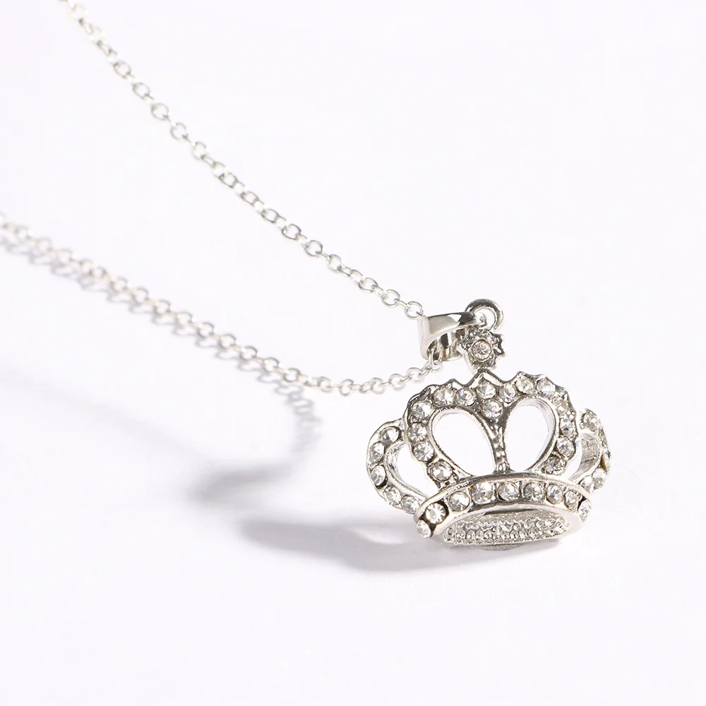 Женское колье с подвеской в виде пчелы | Украшения и аксессуары