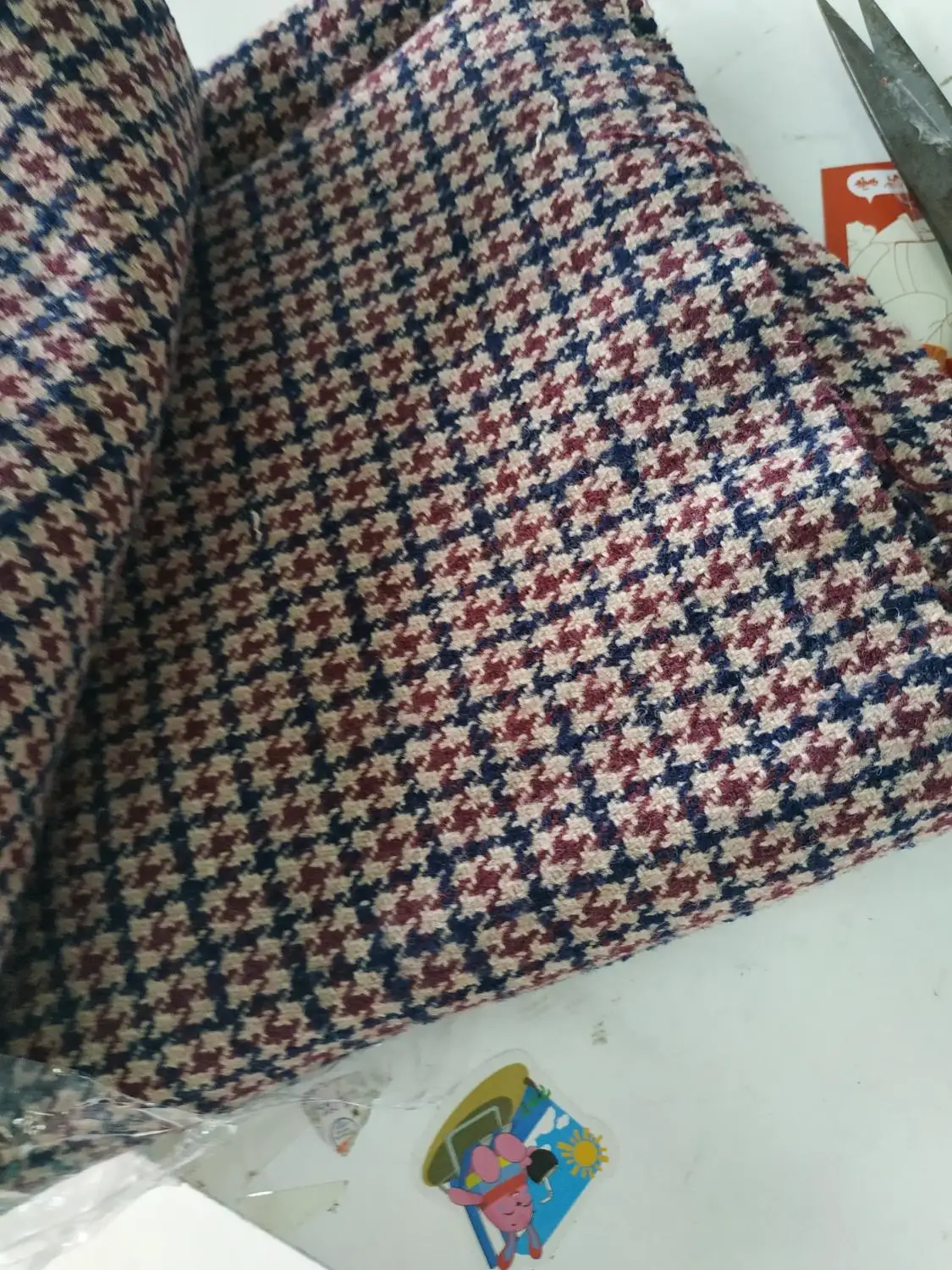 Бесплатная доставка 80% шерстяная твидовая ткань черного и винного бежевого цвета