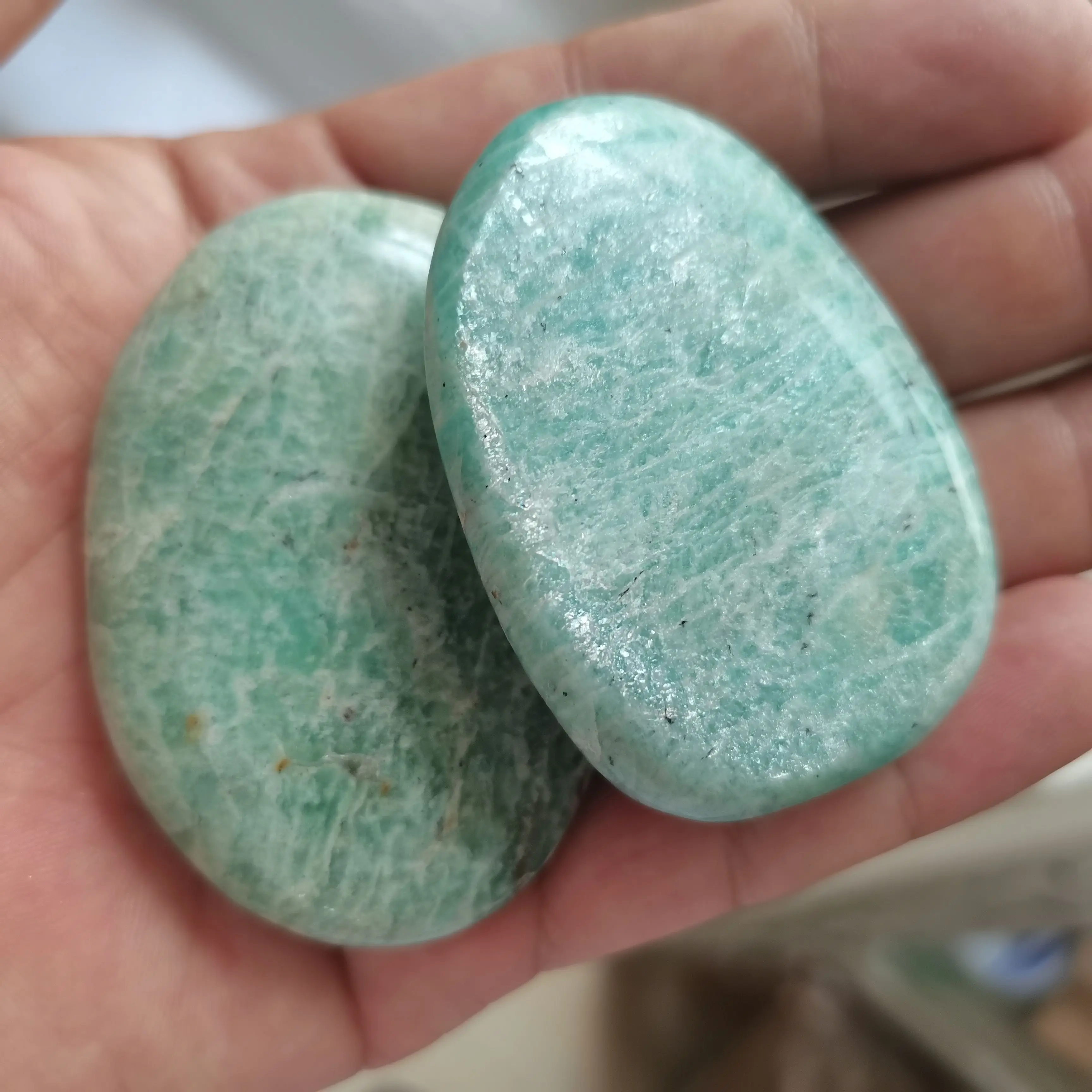 

80-100g Natural Tianhe stone crystal palm play palm stone healing crystals Decorative collection stones and crystals 1pcs