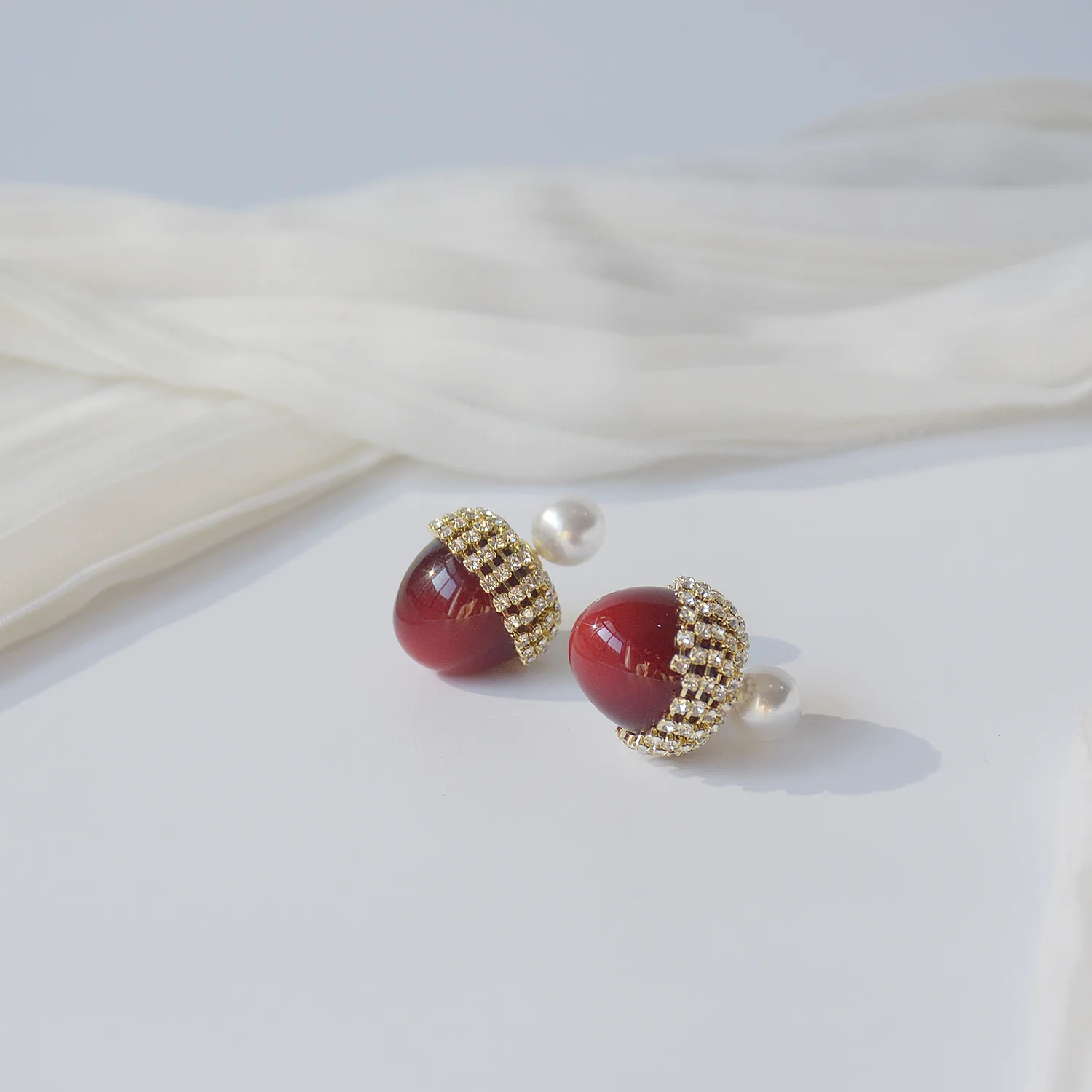 

Korea New Design Fashion Jewelry Red Pine Cone Zircon Exquisite Earrings for Woman Holiday Party Daily Elegant Cute Earring