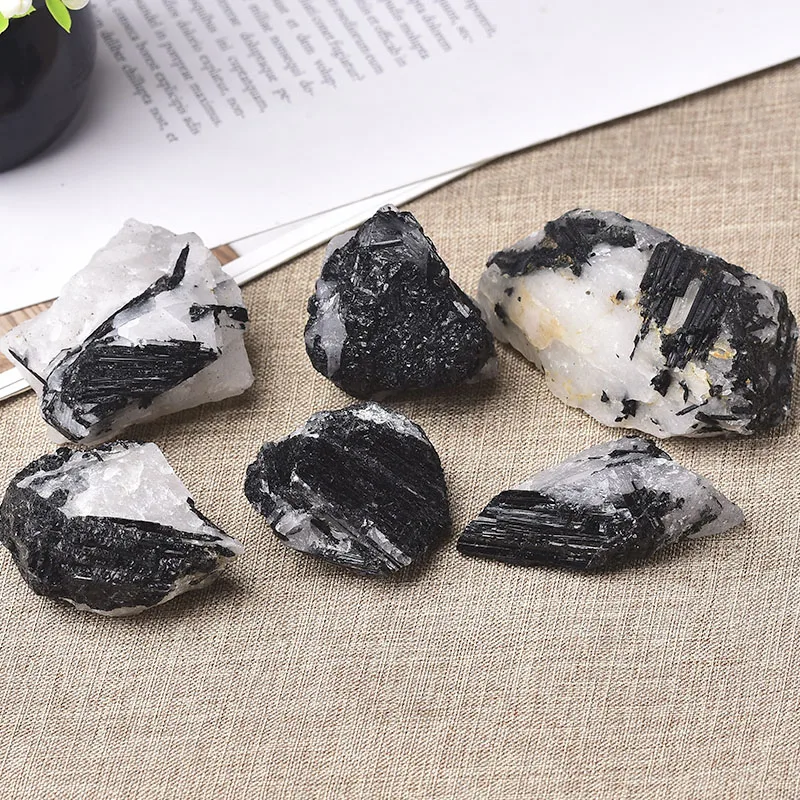Натуральный черный турмалиновый кристалл грубый оригинальный минеральный