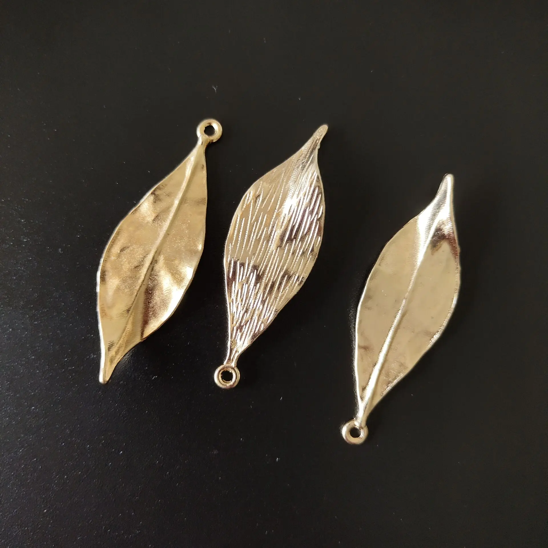 

10 шт. 47x15,5 мм металлический сплав КС Позолоченные Подвески в форме листьев DIY аксессуары ювелирные изделия ручной работы