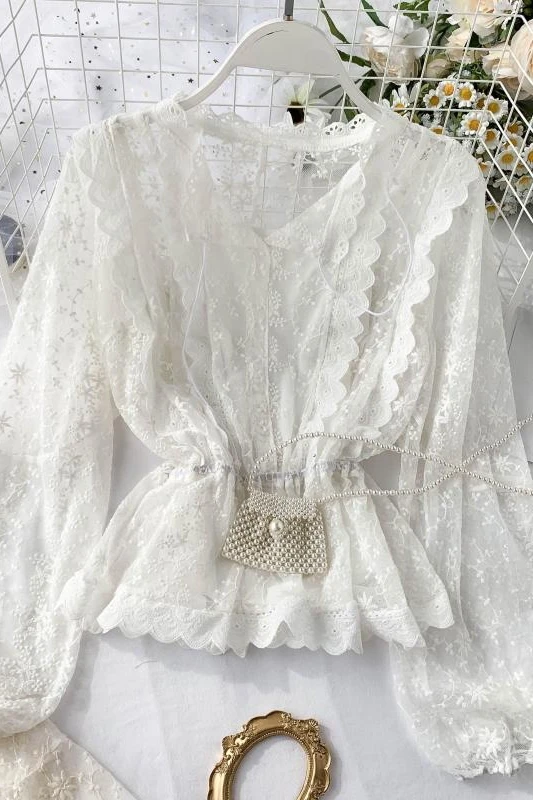 

Vintage Floral Embroidery Lace Blouse Women 2020 Mesh Shirts White/Black Tops Elegant V-neck Lantern Long Sleeve Ruffles Blouse