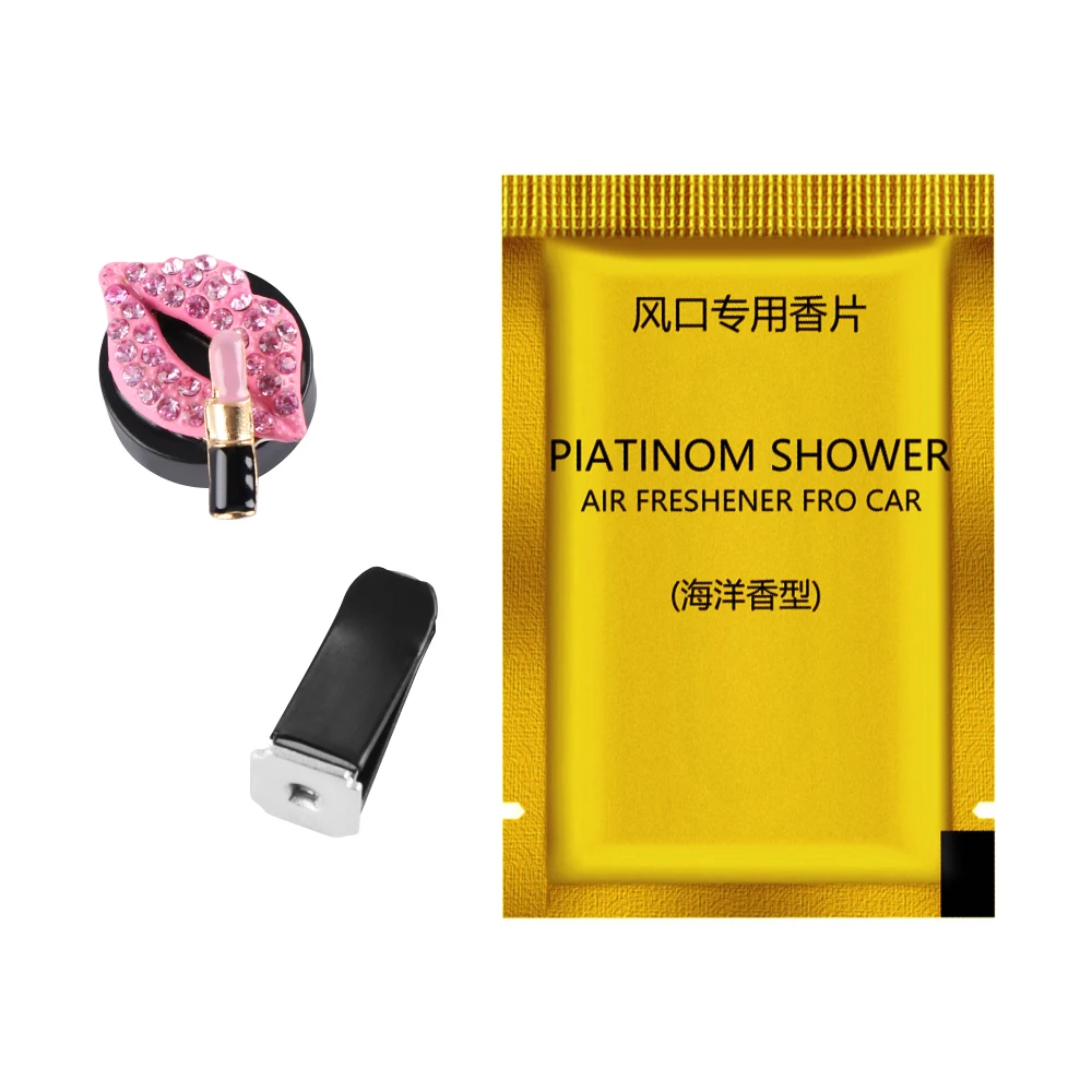 Автомобиль отделкой в виде красных губ автомобильного воздуховыпускного