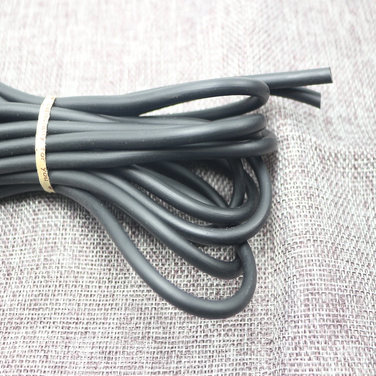 Резиновый шнур для бижутерии Finding4show SR01-4 черный 5 мм метров